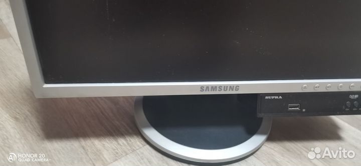 Монитор Samsung