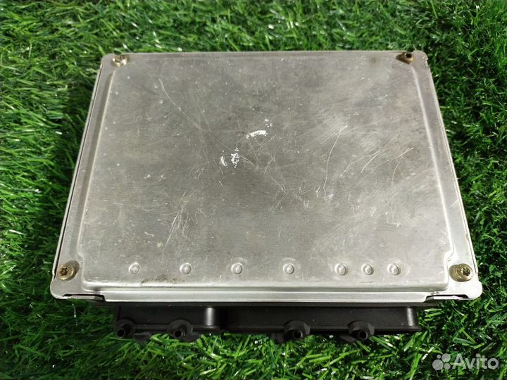 Блок управления двигателем Volkswagen Passat B5