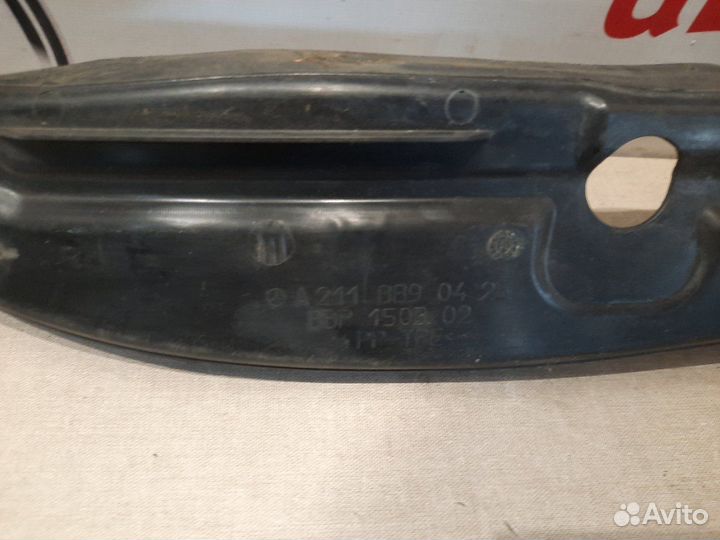 Пыльник крыла передний правый Mercedes E350 W211