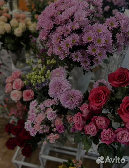 Продавец,помощник -Флориста