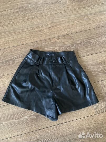 Кожаные шорты zara