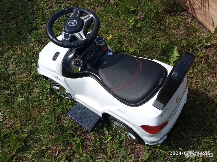 Машинка каталка толокар с ручкой mercedes