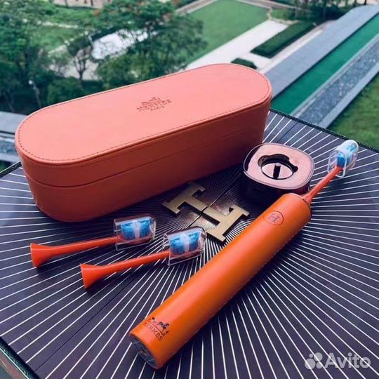 Электрическая зубная щетка hermes