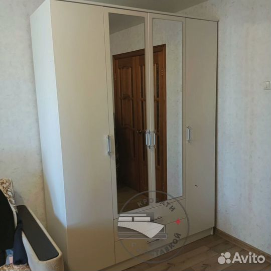 Шкаф