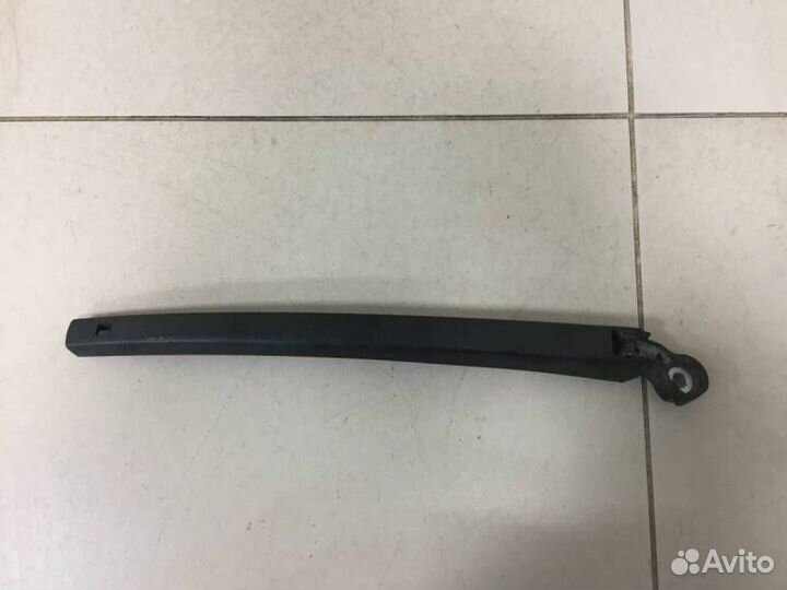 Поводок стеклоочистителя задний Skoda Rapid 2012-2