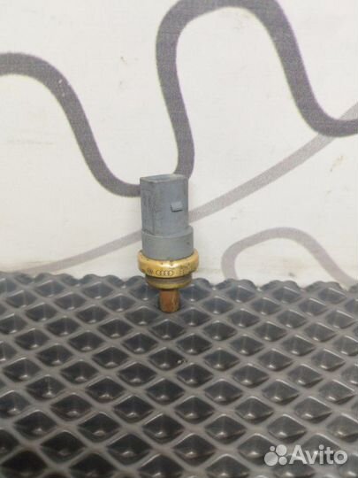 Датчик температуры охлаждающей жидкости Volkswagen