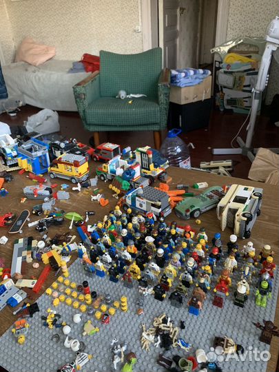 Коробка лего