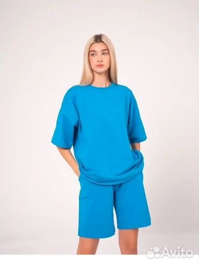 Женский спортивный костюм