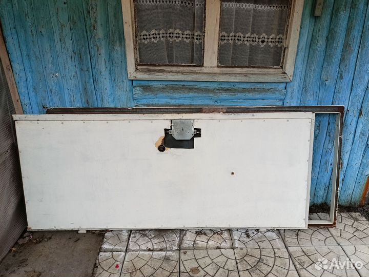 Железная дверь
