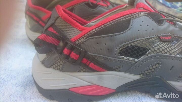 Кроссовки летние