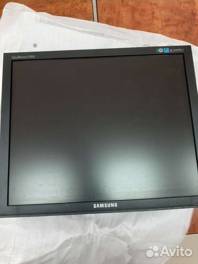 Монитор Samsung