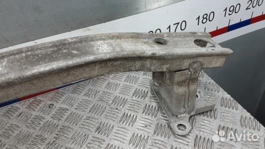 Усилитель бампера передний (кронштейн) renault cli