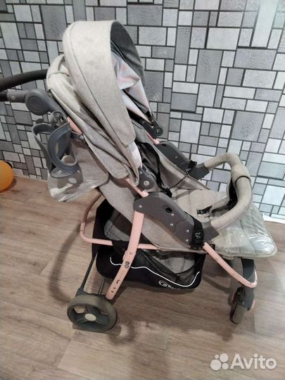 Прогулочная коляска