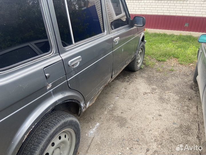 LADA 4x4 (Нива) 1.7 МТ, 2005, 200 000 км