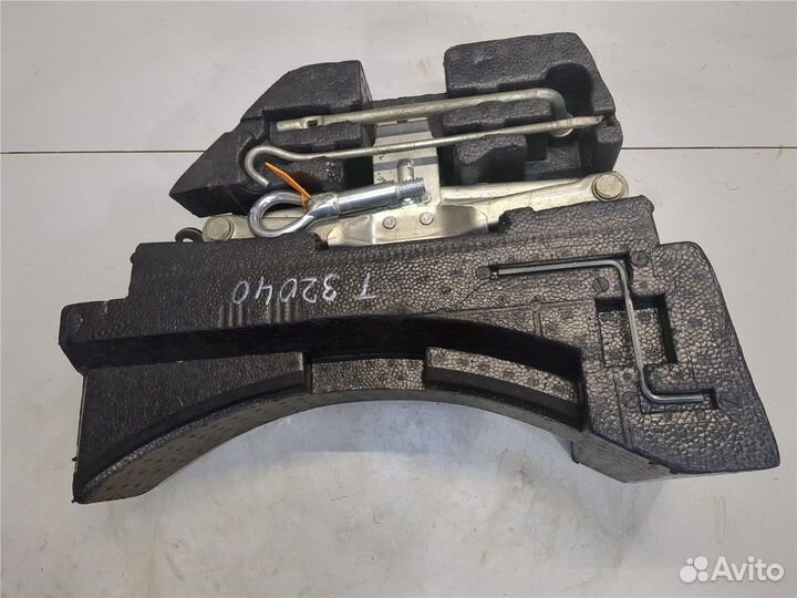 Набор инструментов штатный Nissan X-Trail (T30), 2