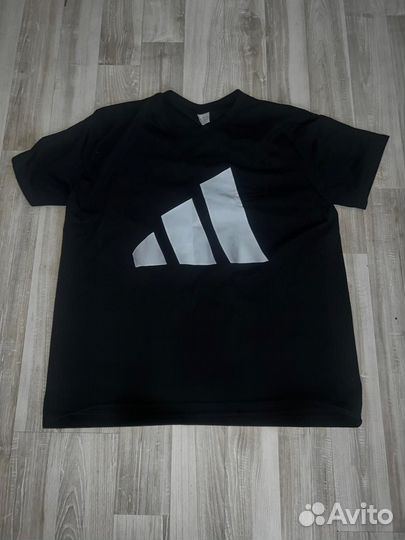 Футболка adidas
