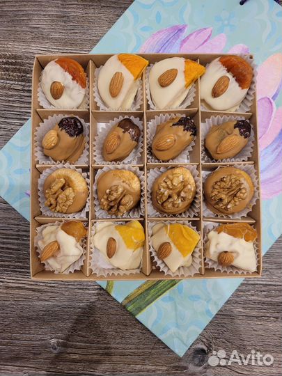 Сухофрукты в бельгииском шоколаде с орехами