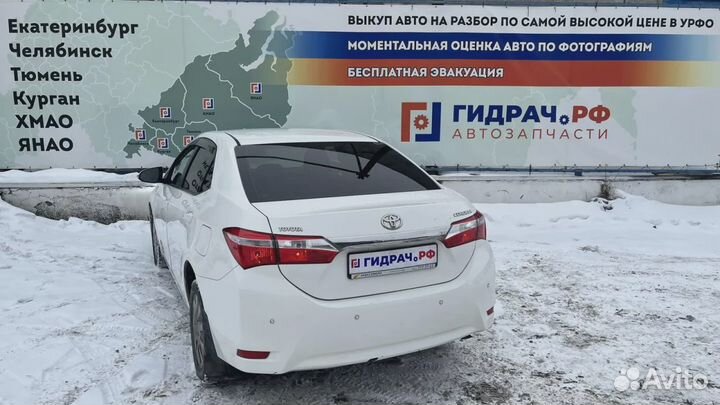 Фонарь подсветки номера Toyota Corolla (E180) 81270-0D120