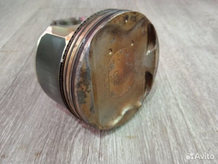 Поршень с шатуном Nissan Juke F15 HR16DE 2013