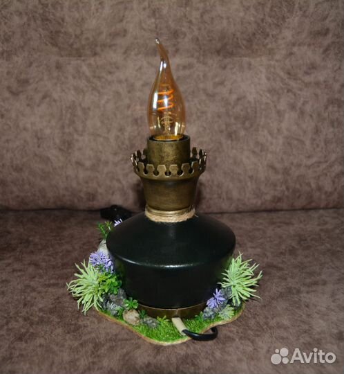 Светильник настольный