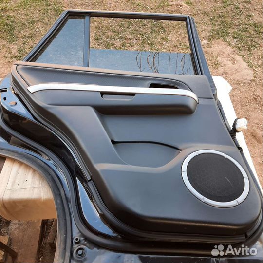 Дверь suzuki grand vitara