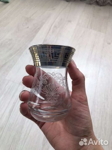 Грушевые стаканы и блюдце