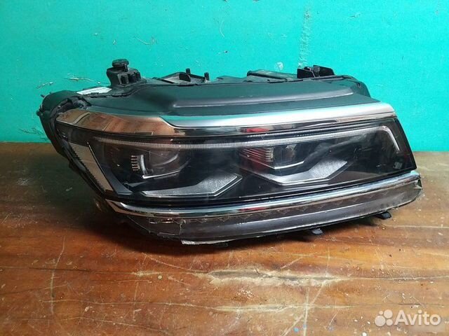 Фара передняя правая Volkswagen Tiguan