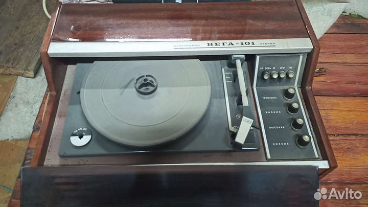 Проигрыватели пластинок Вега115 Серенада405Вега101