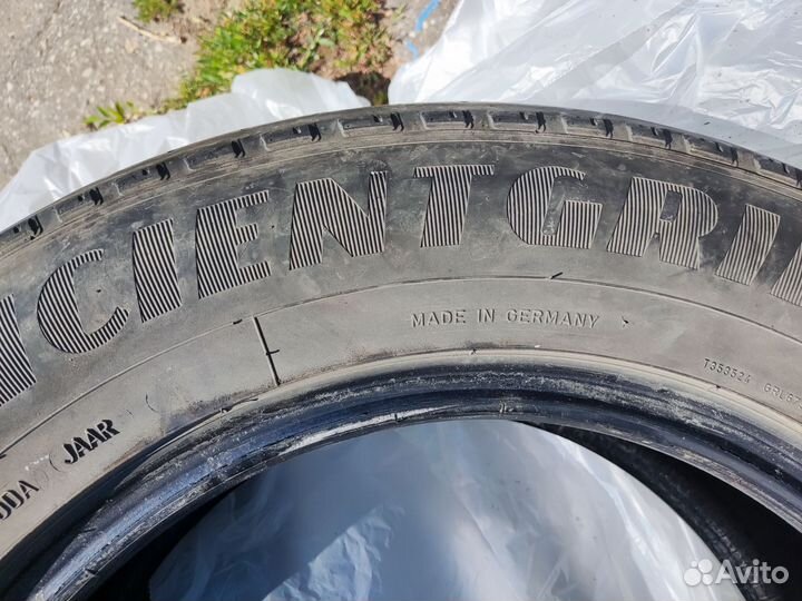 Goodyear EfficientGrip 215/70 R16