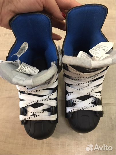 Коньки хоккейные