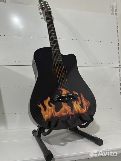 Акустическая гитара