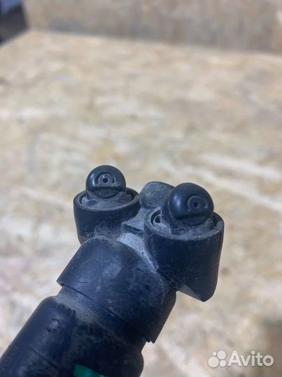 Форсунка омывателя передняя правая Audi Q5 8R