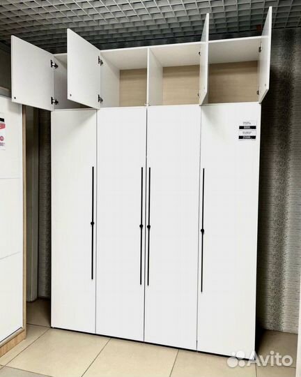 Шкаф с зеркалом