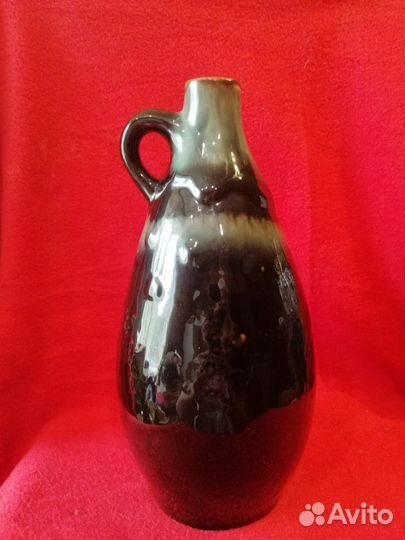 Оригинальный керамический кувшин