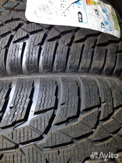 Bridgestone Blizzak LM-001 255/40 R18