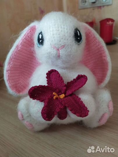 Зайчик, вязаная игрушка