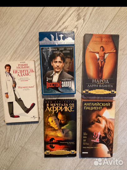 Видеокассеты с популярными фильмами