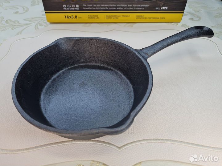 Сковорода чугунная со сливом Fissman 16 см