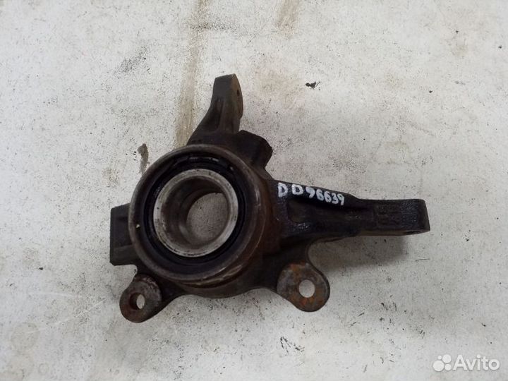 Кулак поворотный передний правый Mitsubishi Outlan