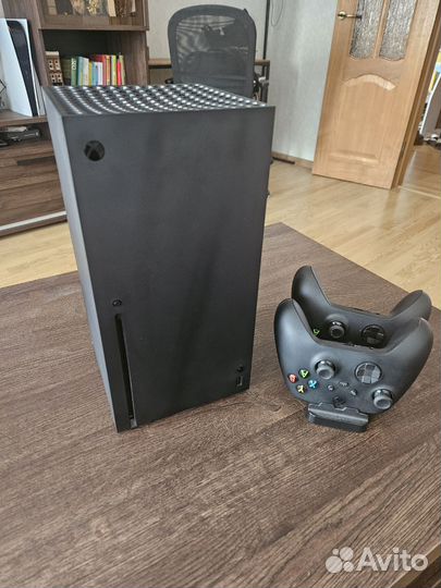Xbox series X + два геймпада