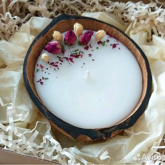 Свеча в кокосе