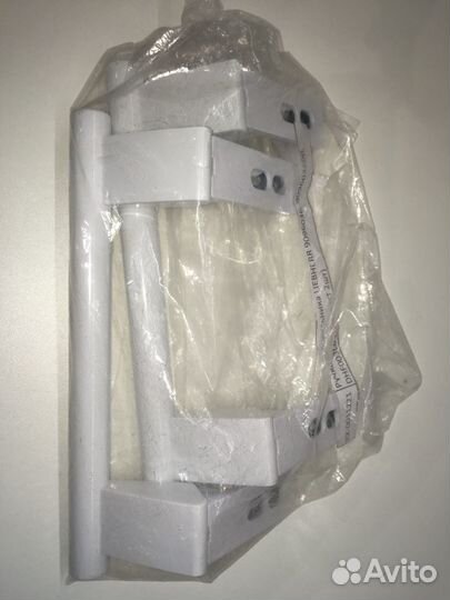 Ручка дверцы холодильника