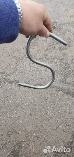 Крюк для перевозки туш