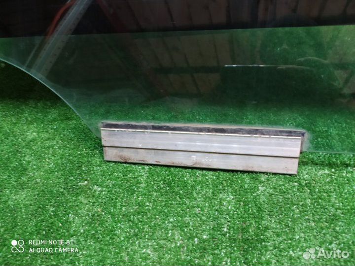 Стекло двери заднее правое Opel Astra H 2005-2014