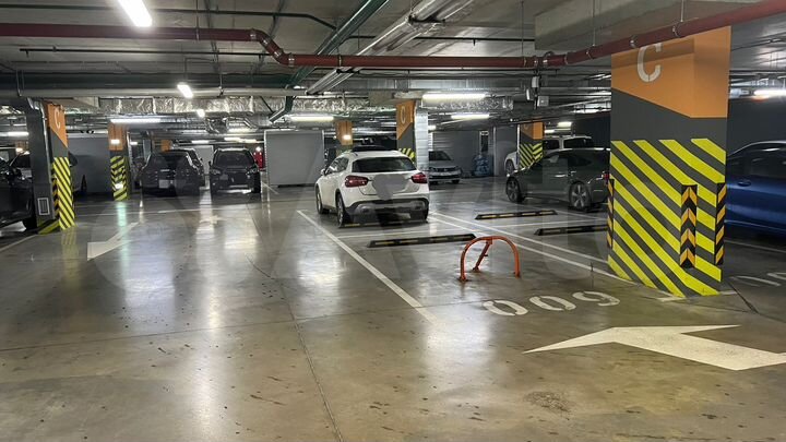 Машиноместо, 14 м²