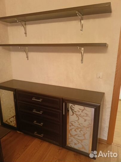 Полка настенная навесная