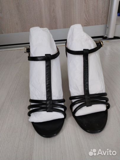 Босоножки Эконика