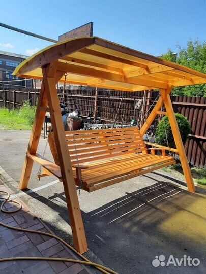 Садовые качели из дерева