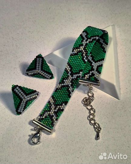 Браслет из японского бисера