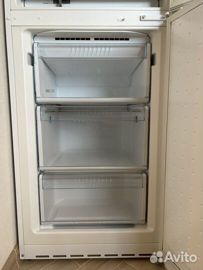 Холодильник Bosch KGN39XW19R/01 б/у